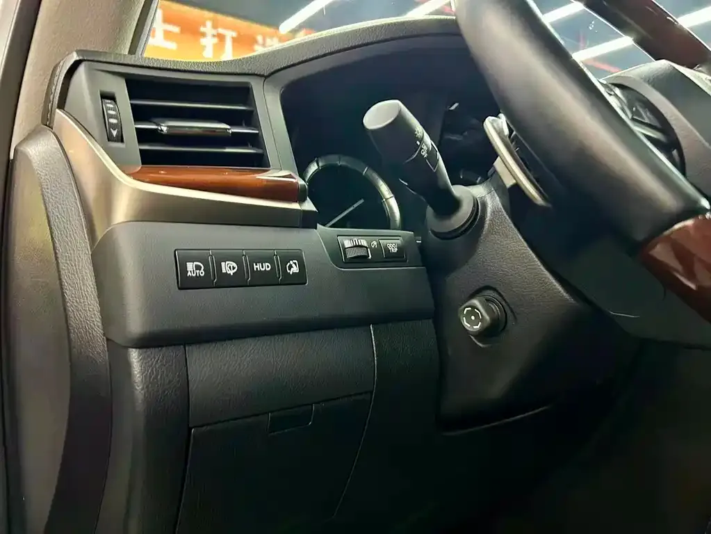 Lexus LX — фото 6
