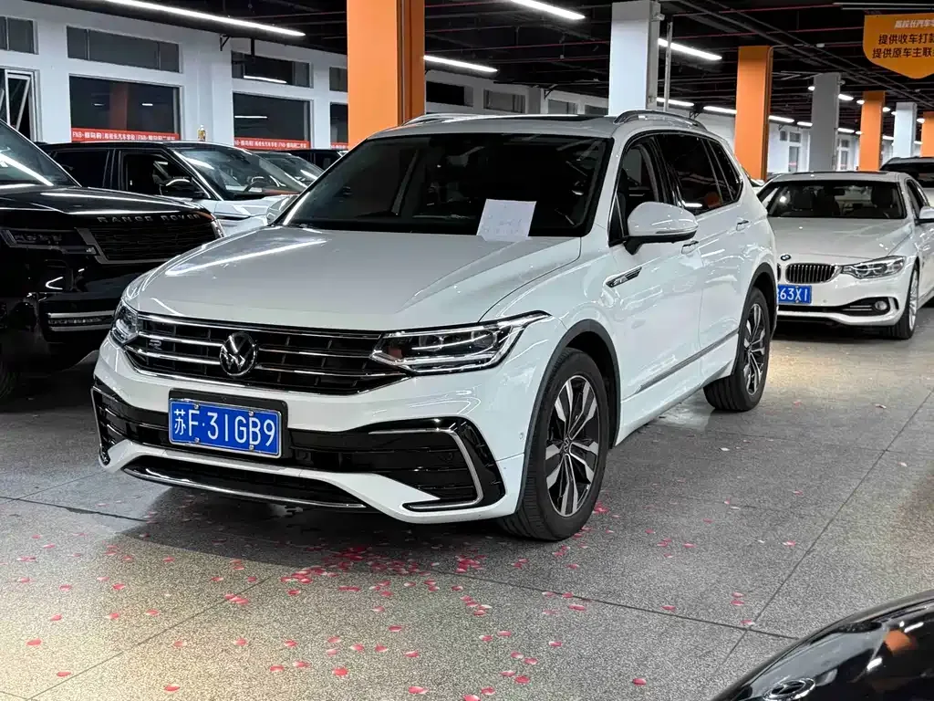 Volkswagen Tiguan L — фото 4