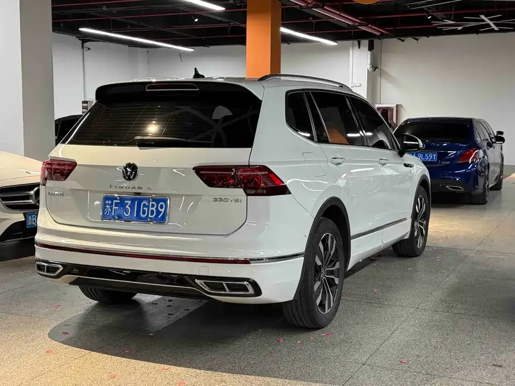 Volkswagen Tiguan L — фото 9