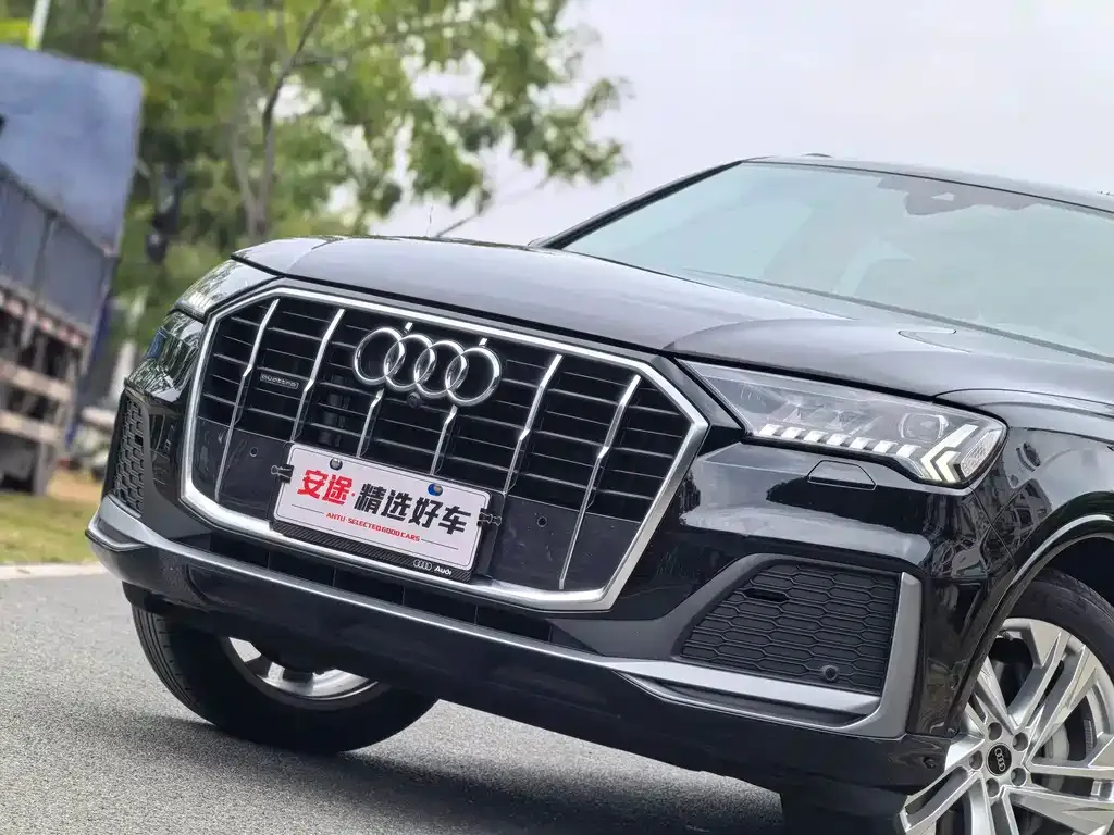 Audi Q7 — фото 4