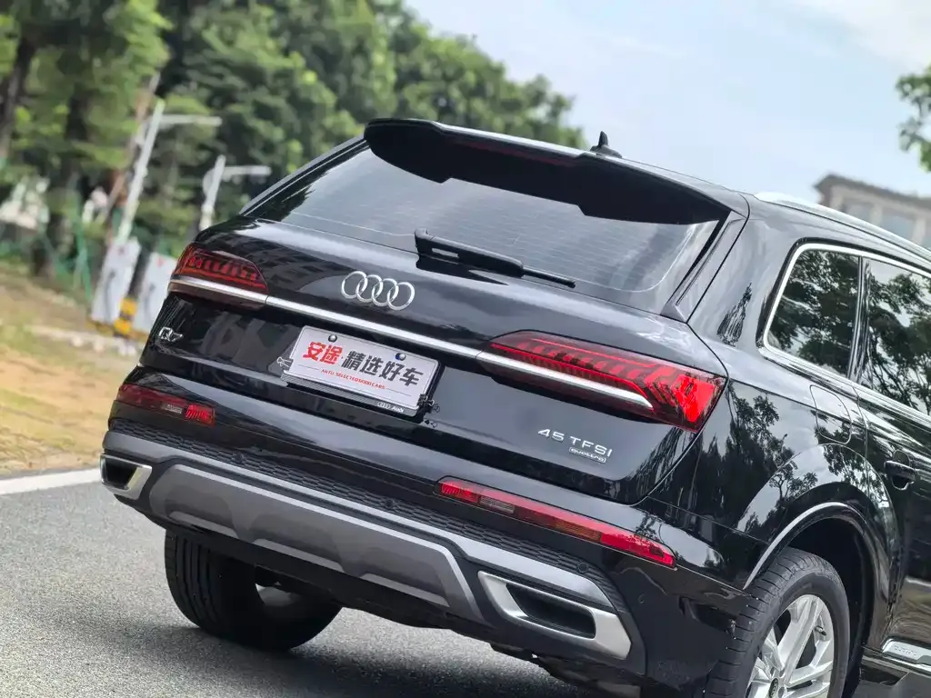 Audi Q7 — фото 2