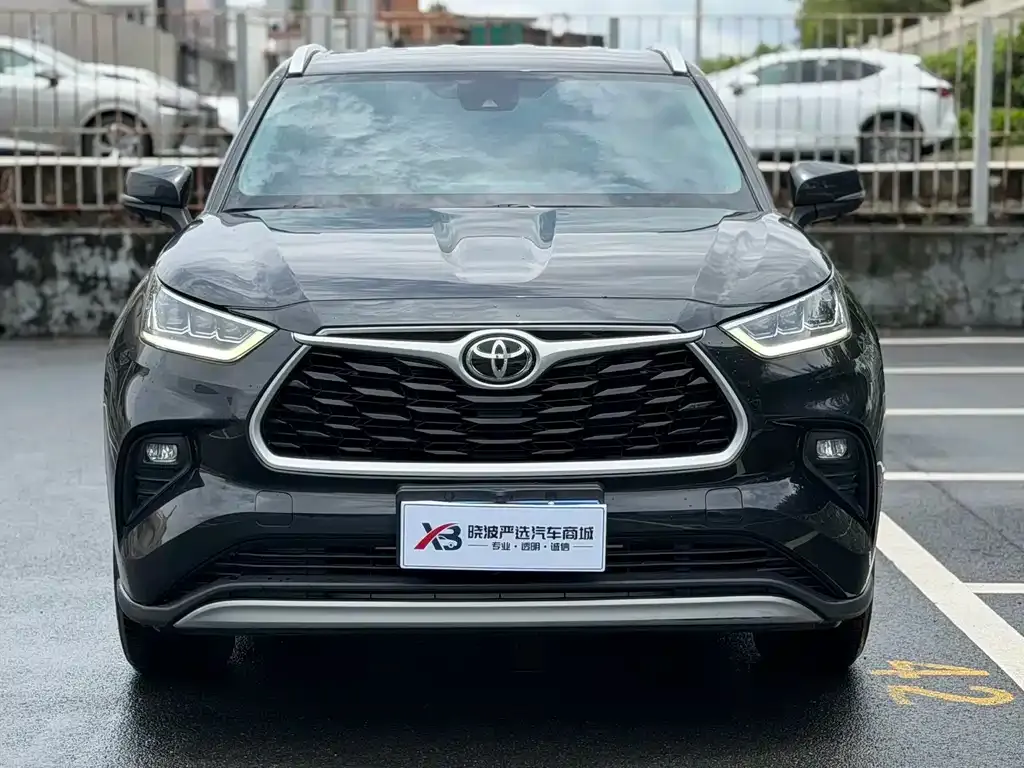 Toyota Highlander — фото 9