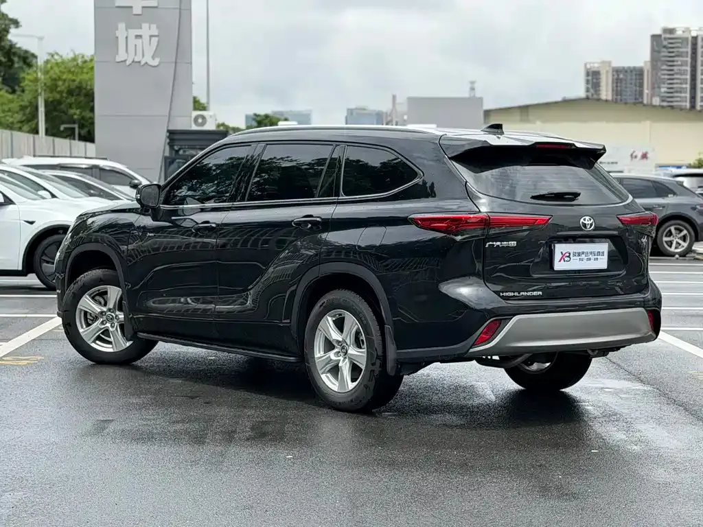 Toyota Highlander — фото 5