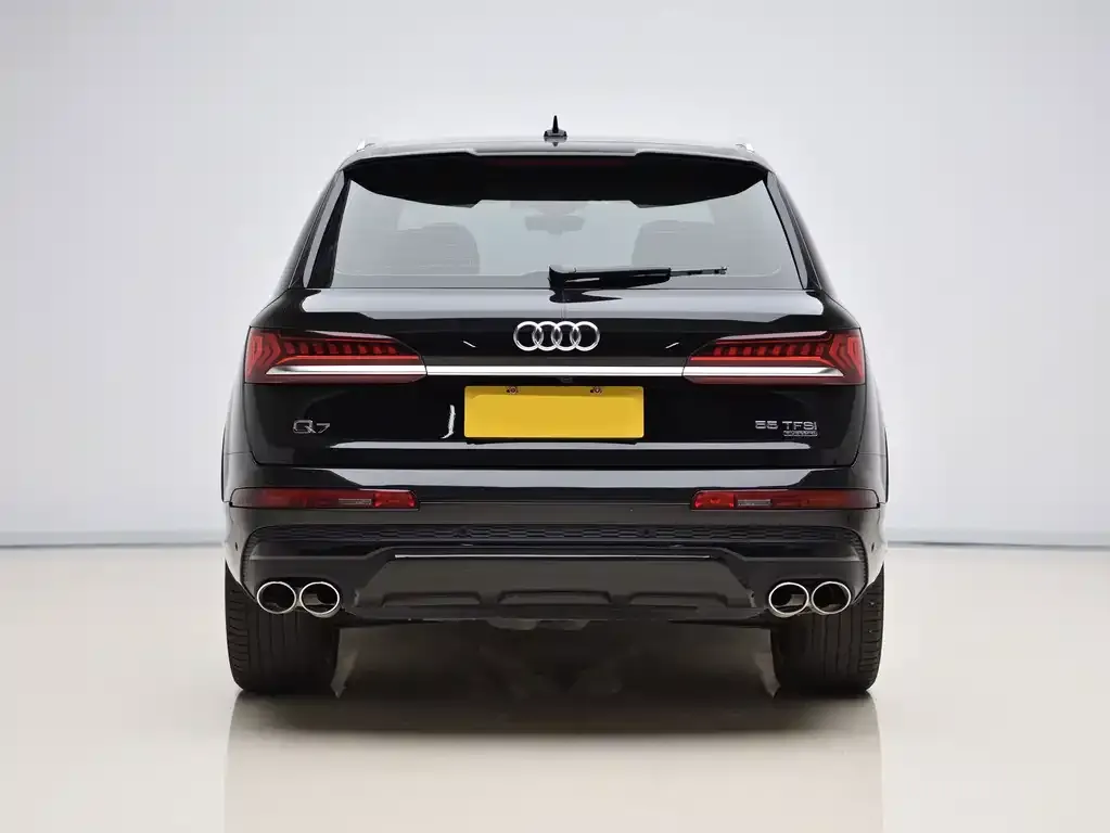 Audi Q7 — фото 9
