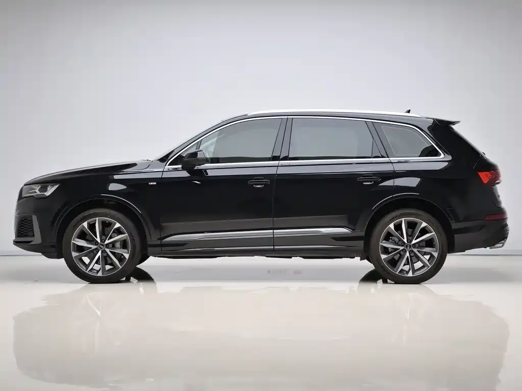 Audi Q7 — фото 10