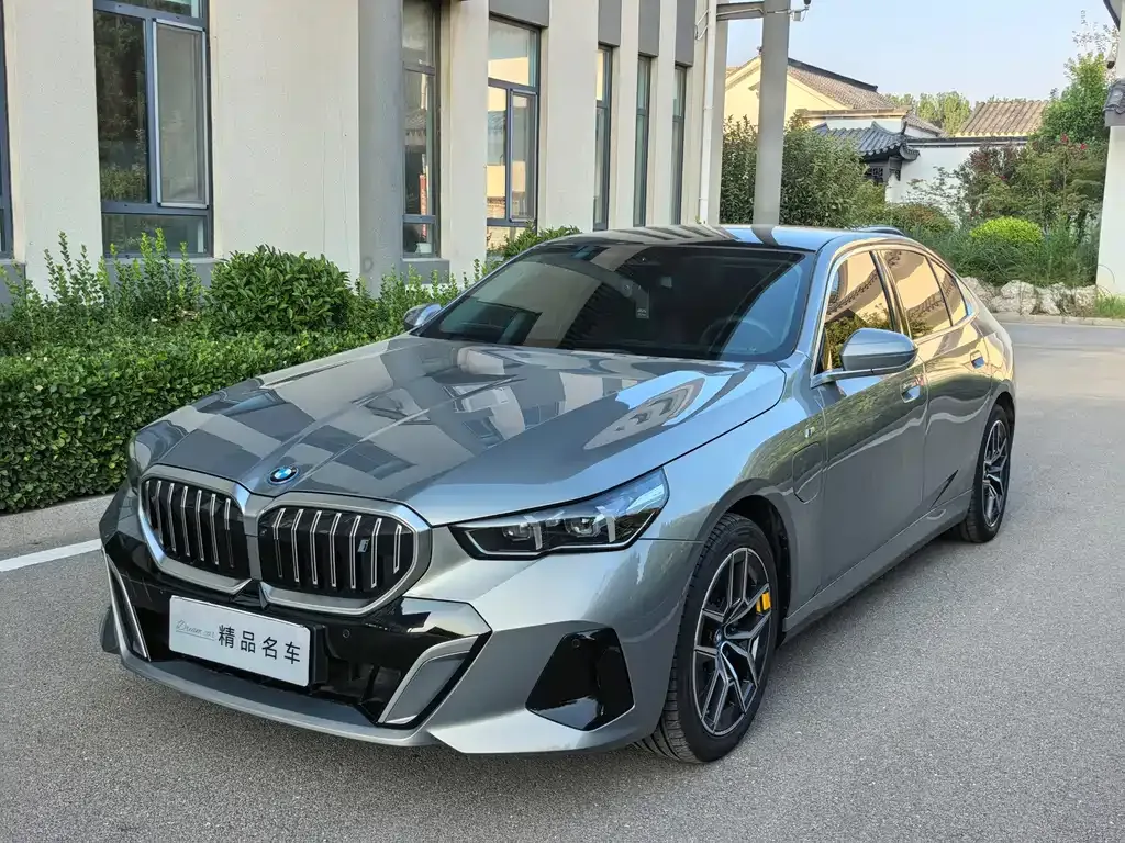BMW i5 — фото 1