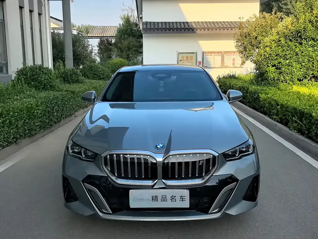 BMW i5 — фото 6