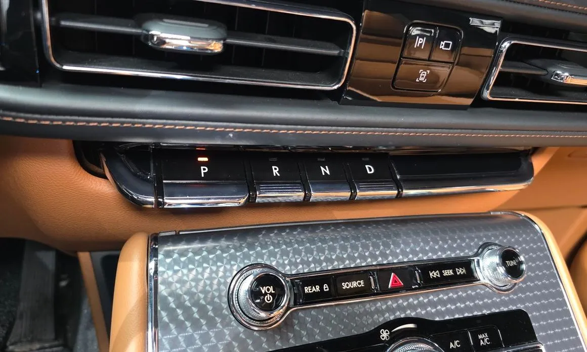 Lincoln Aviator — фото 10