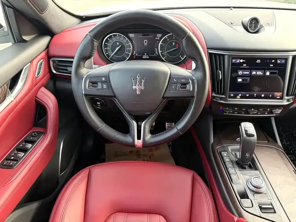 Maserati Levante — фото 7