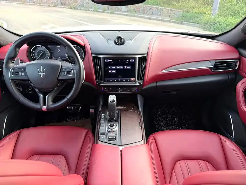 Maserati Levante — фото 2