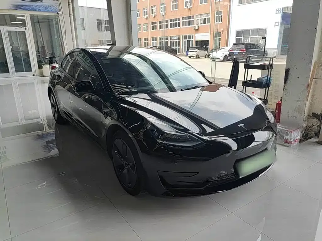 Tesla Model 3 — фото 4