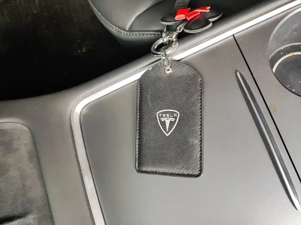 Tesla Model 3 — фото 6