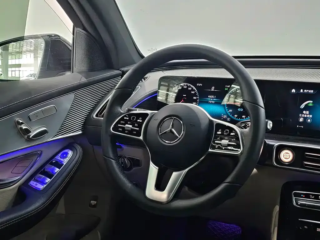 Mercedes-Benz EQC — фото 5