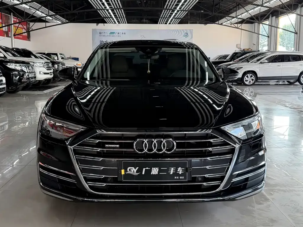 Audi A8 — фото 7