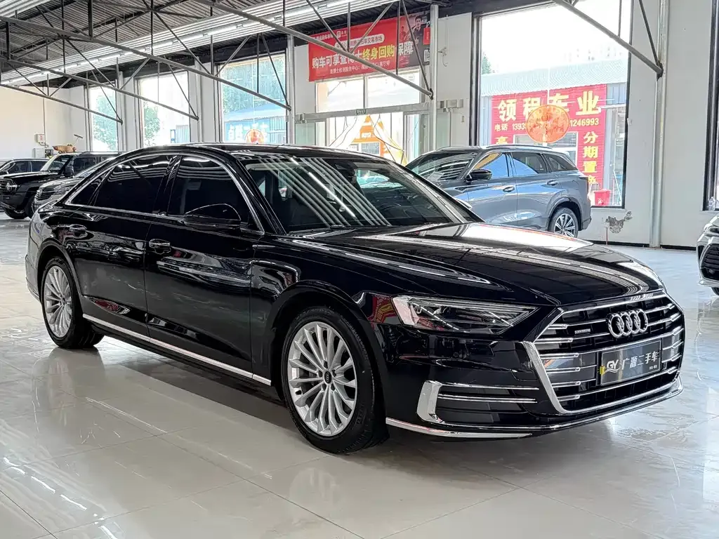 Audi A8 — фото 5
