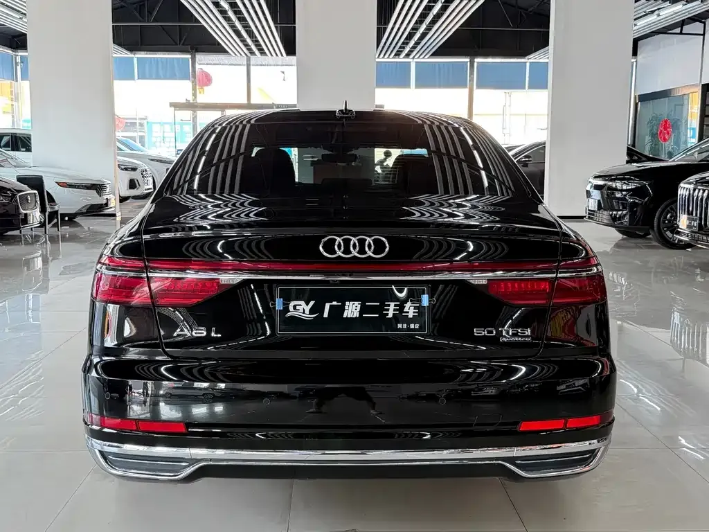 Audi A8 — фото 8