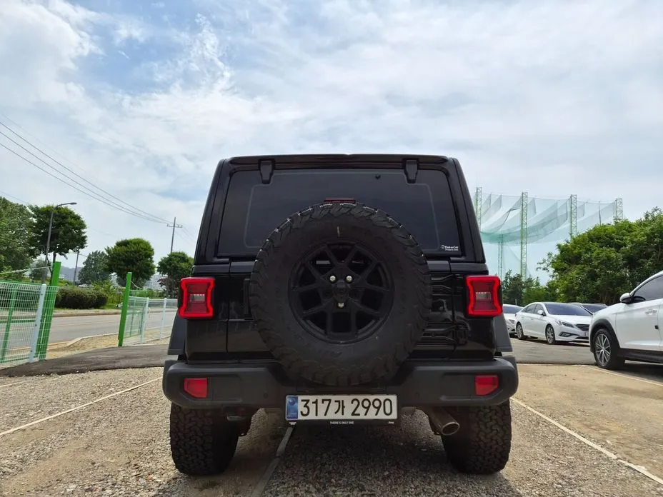 Jeep Wrangler — фото 4