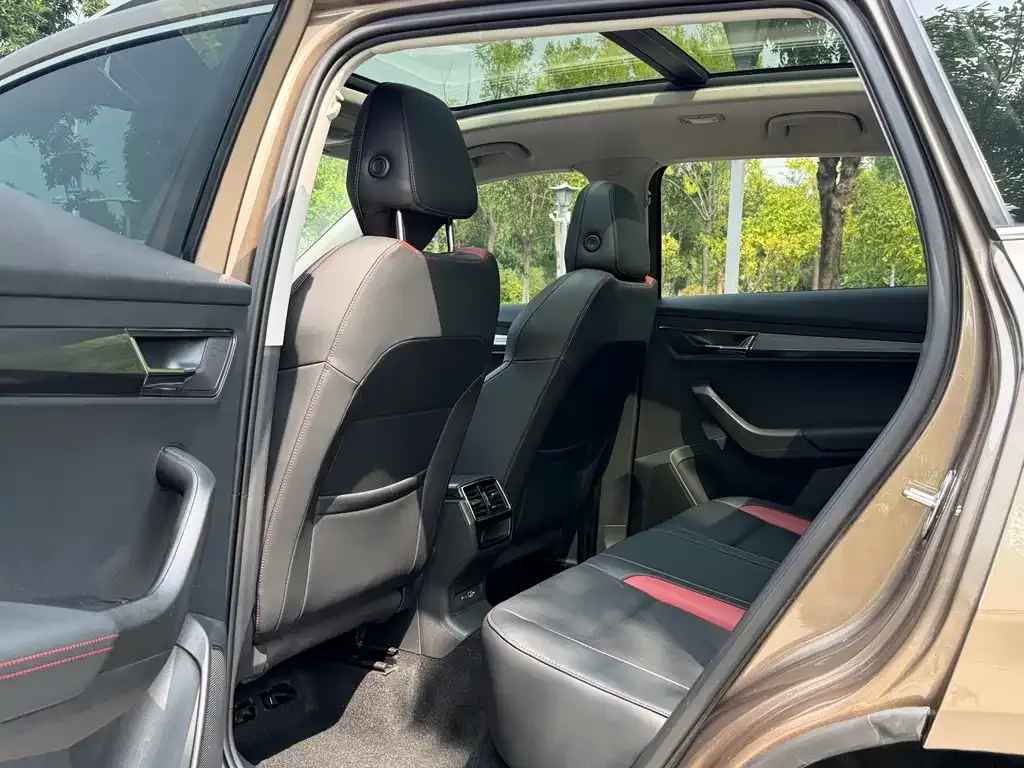 Skoda Karoq — фото 9