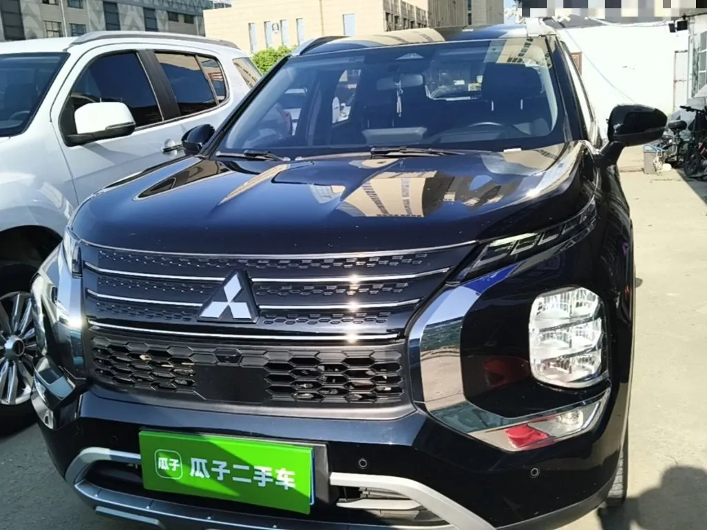 Mitsubishi Outlander — фото 4