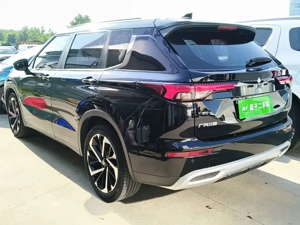 Mitsubishi Outlander — фото 6