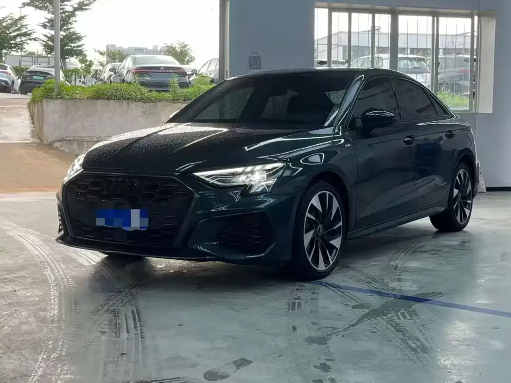 Audi A3 — фото 1
