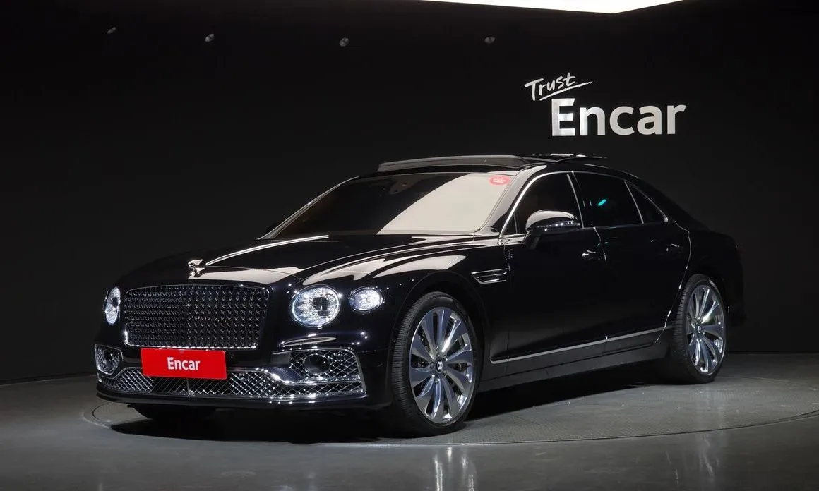 Bentley Flying Spur — фото 1