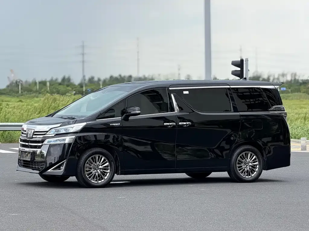 Toyota Vellfire — фото 8