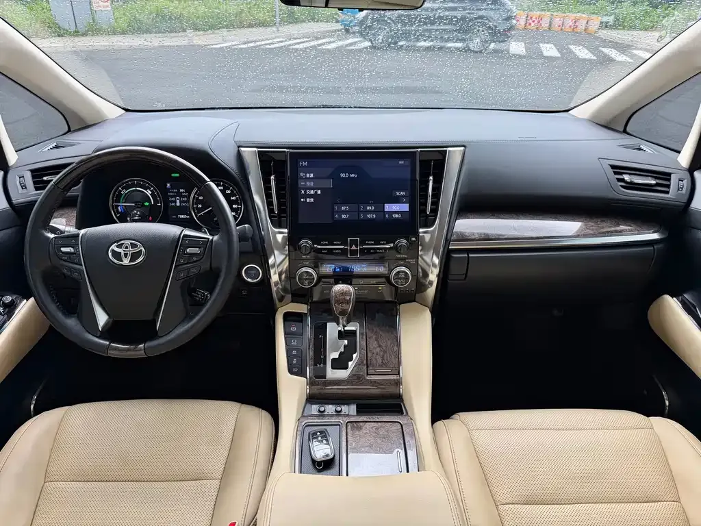 Toyota Vellfire — фото 9