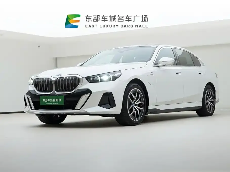 BMW i5 — фото 1