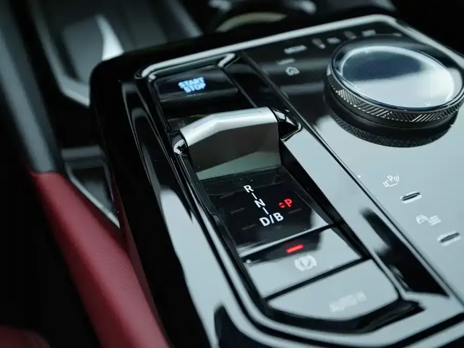 BMW i5 — фото 7