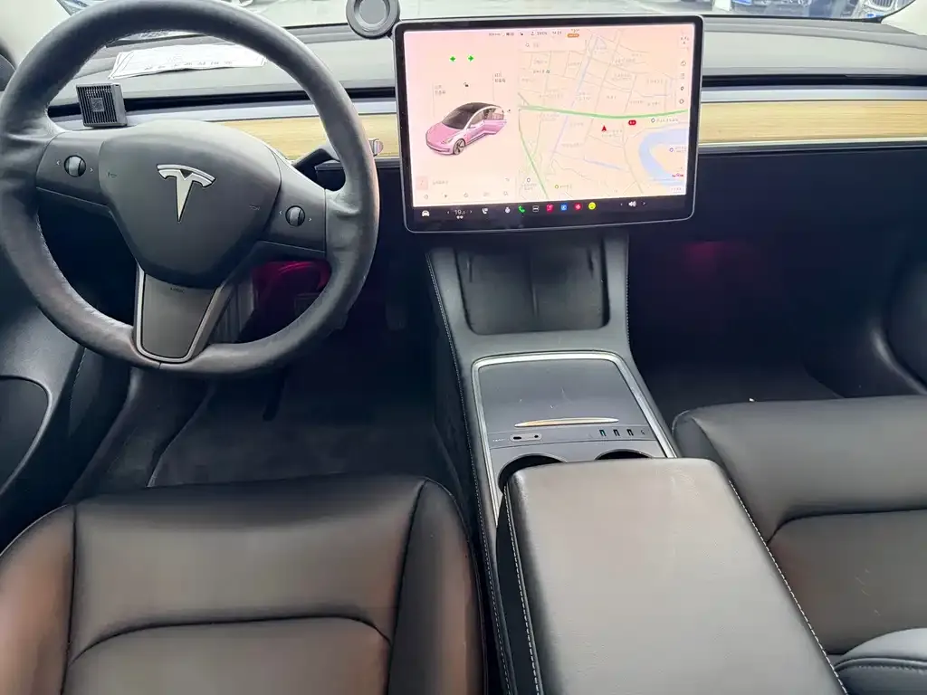 Tesla Model 3 — фото 2