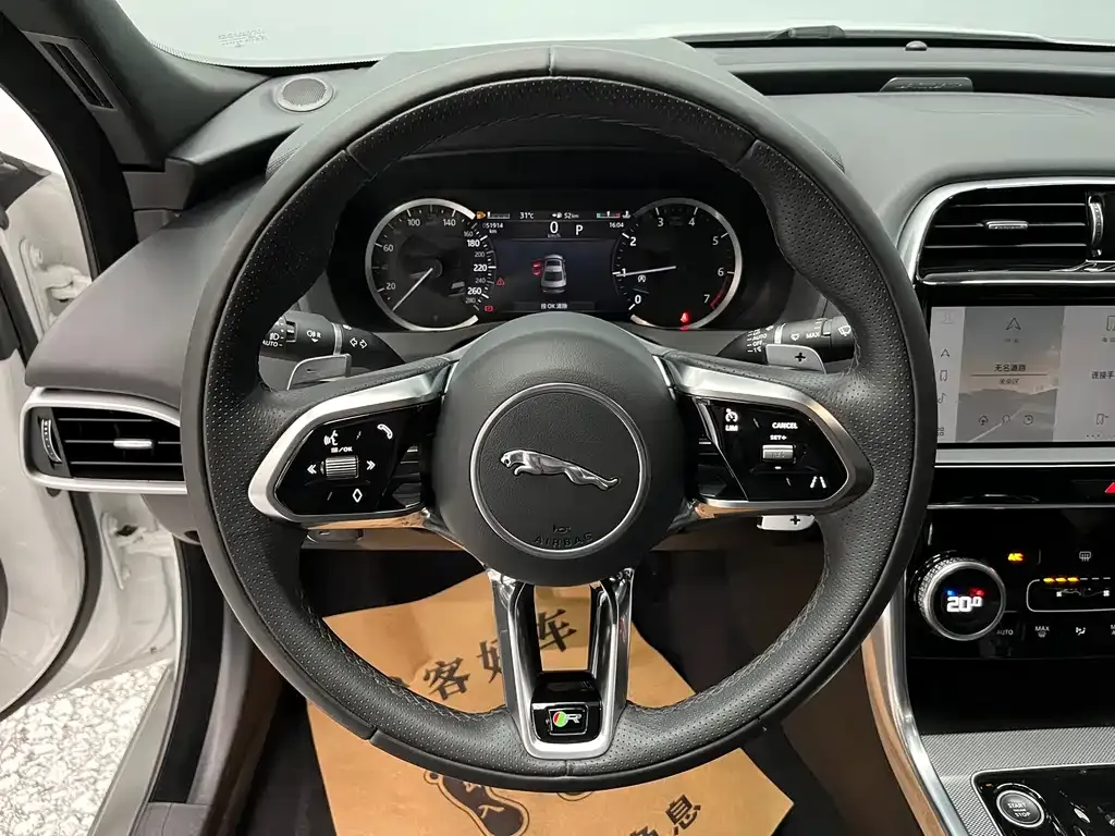 Jaguar XEL — фото 10