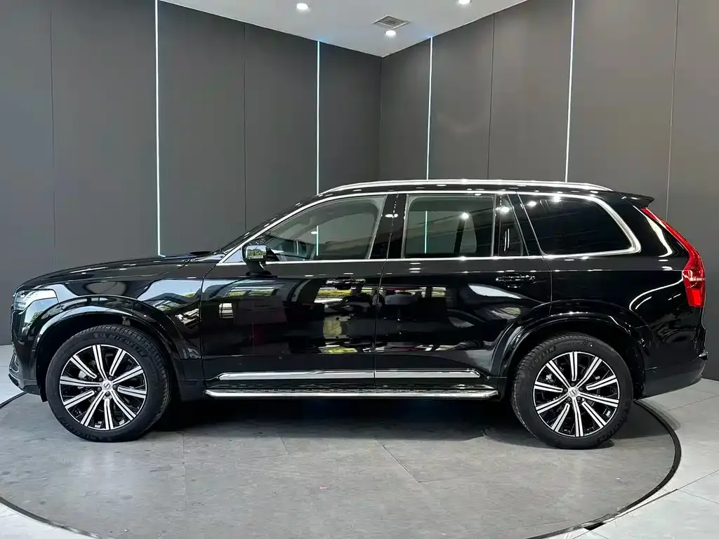 Volvo XC90 — фото 9