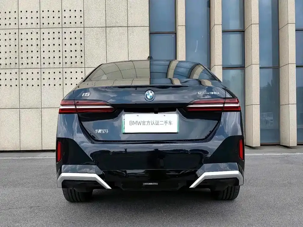 BMW i5 — фото 7