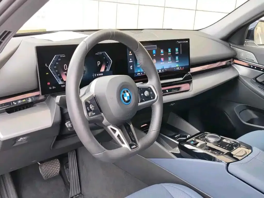BMW i5 — фото 5