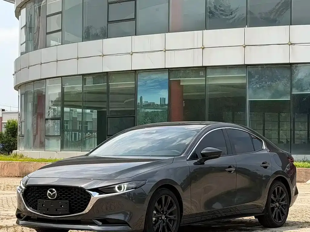 Mazda 3 Axela — фото 1