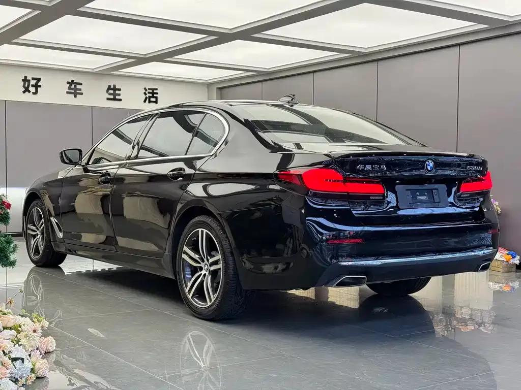 BMW 5 Series — фото 2