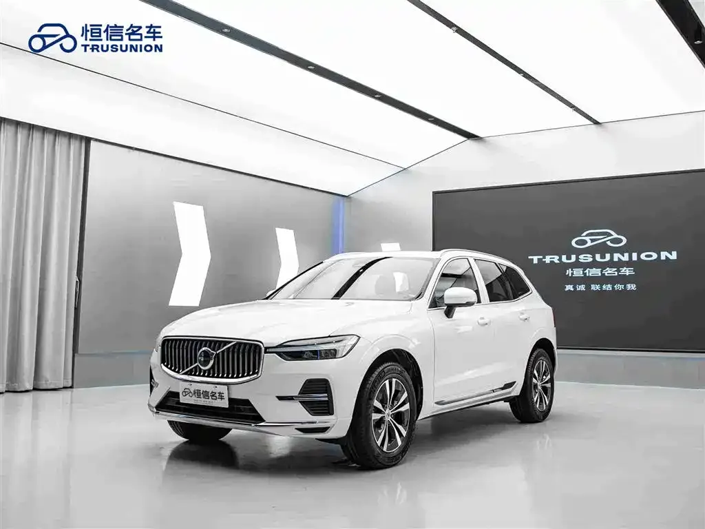 Volvo XC60 — фото 10