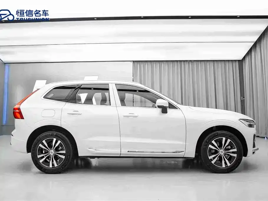 Volvo XC60 — фото 6