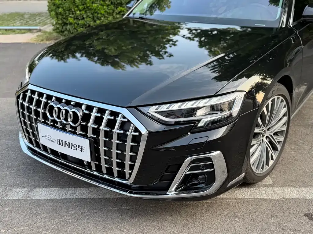 Audi A8 — фото 2