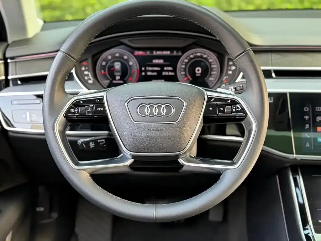 Audi A8 — фото 10