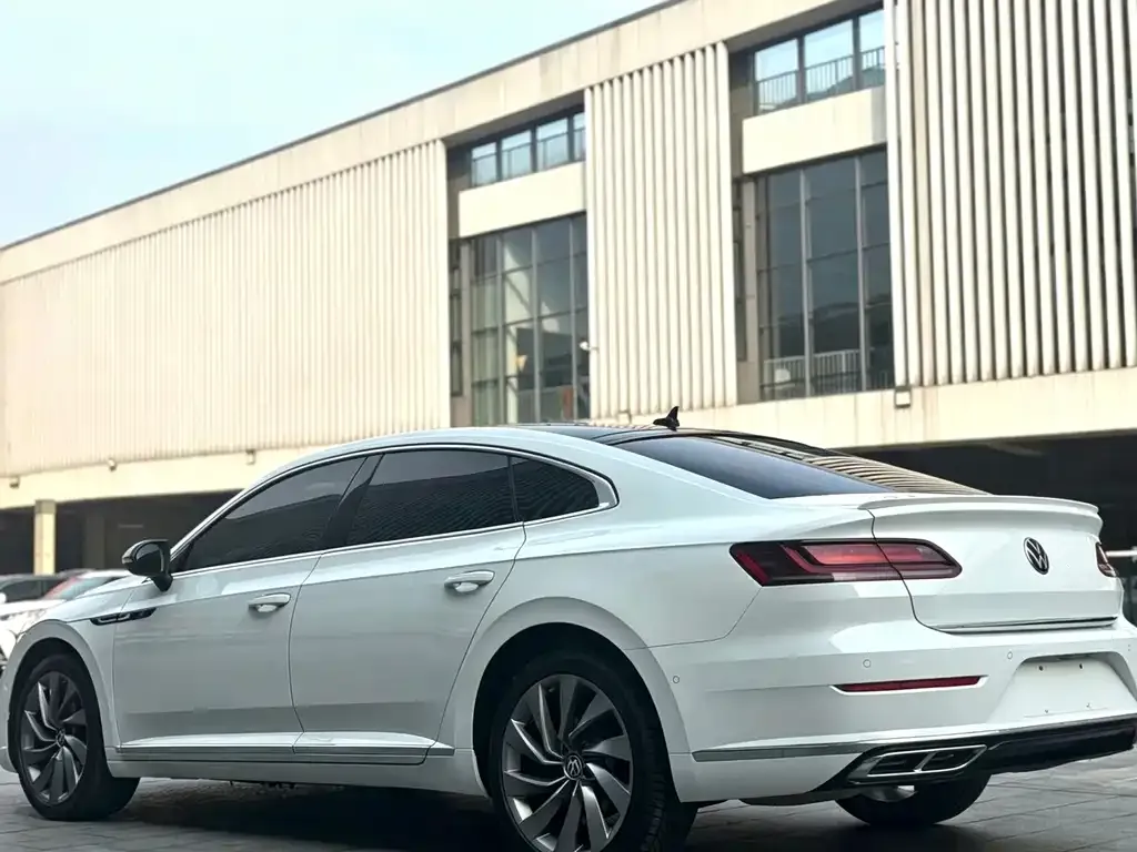 Volkswagen CC — фото 3