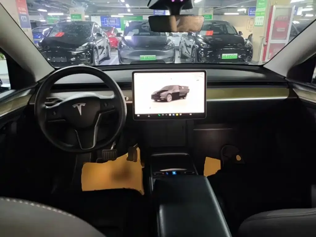 Tesla Model Y — фото 5