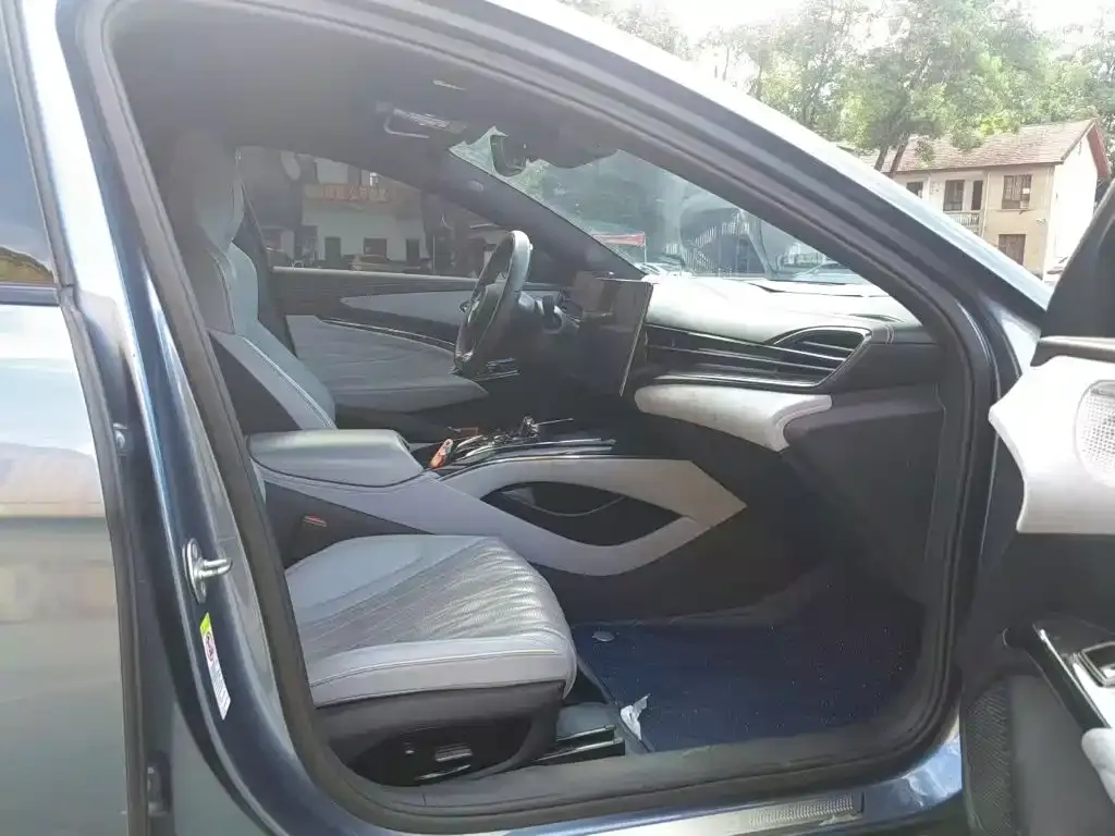 BYD Seal — фото 10