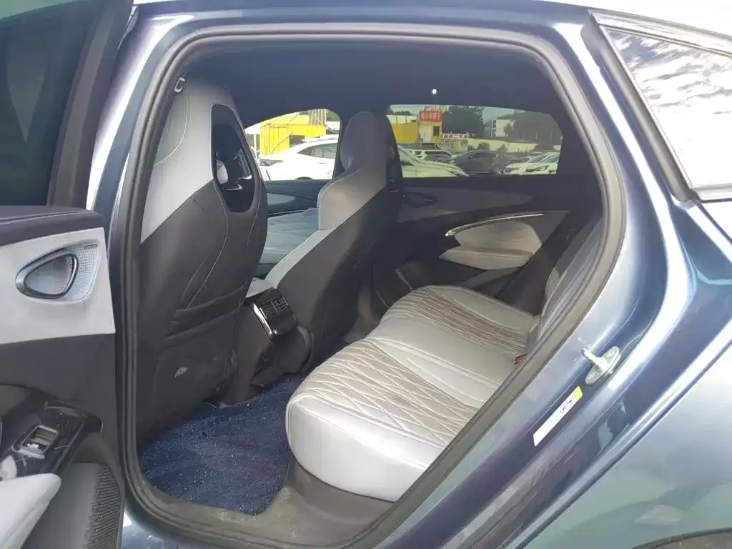 BYD Seal — фото 4