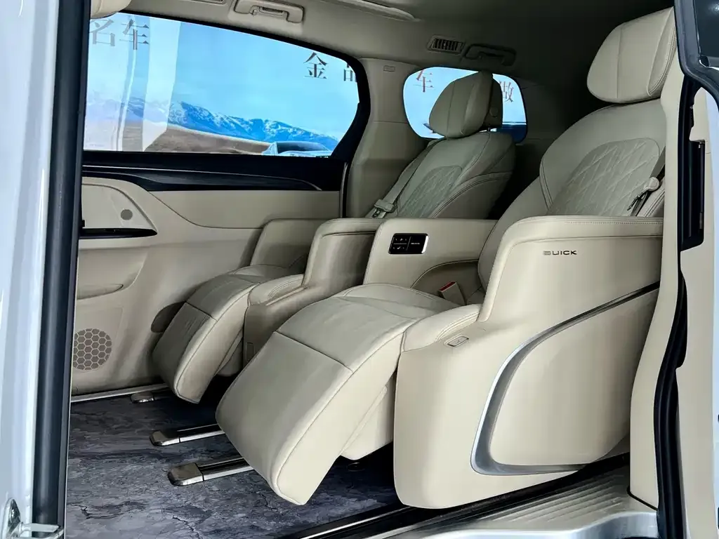 Buick GL8 — фото 7