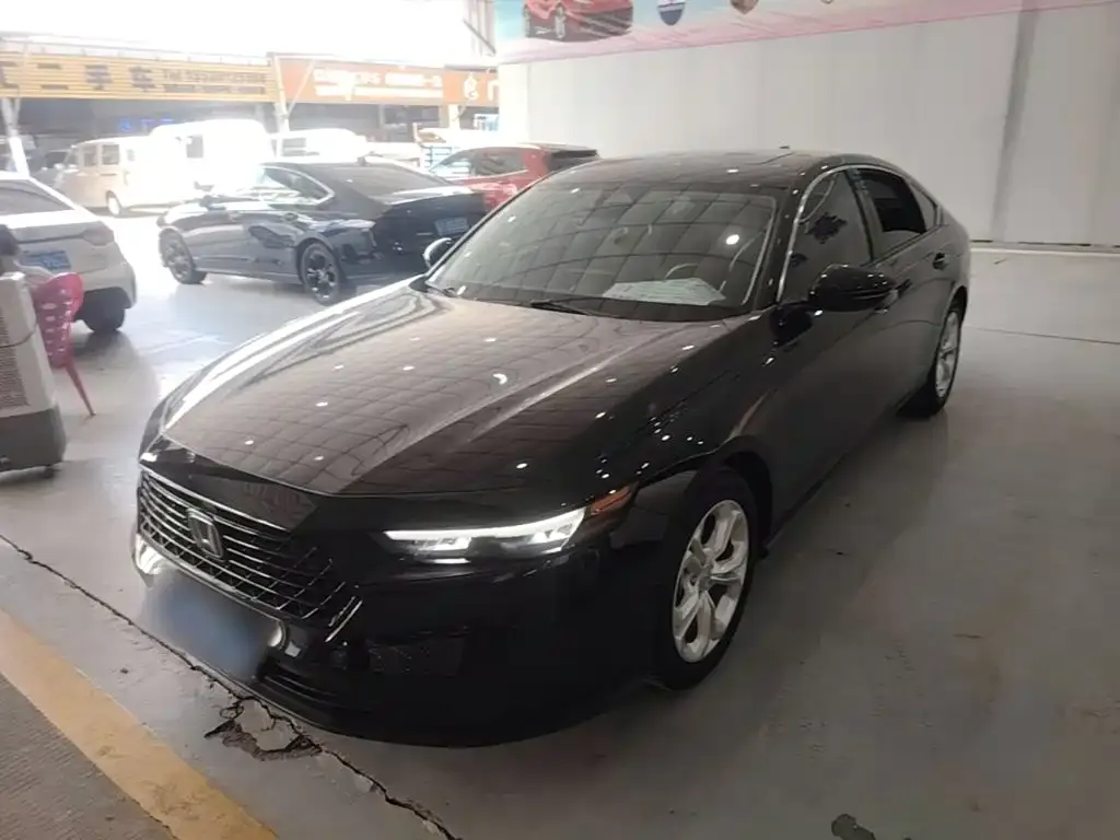 Honda Accord — фото 1