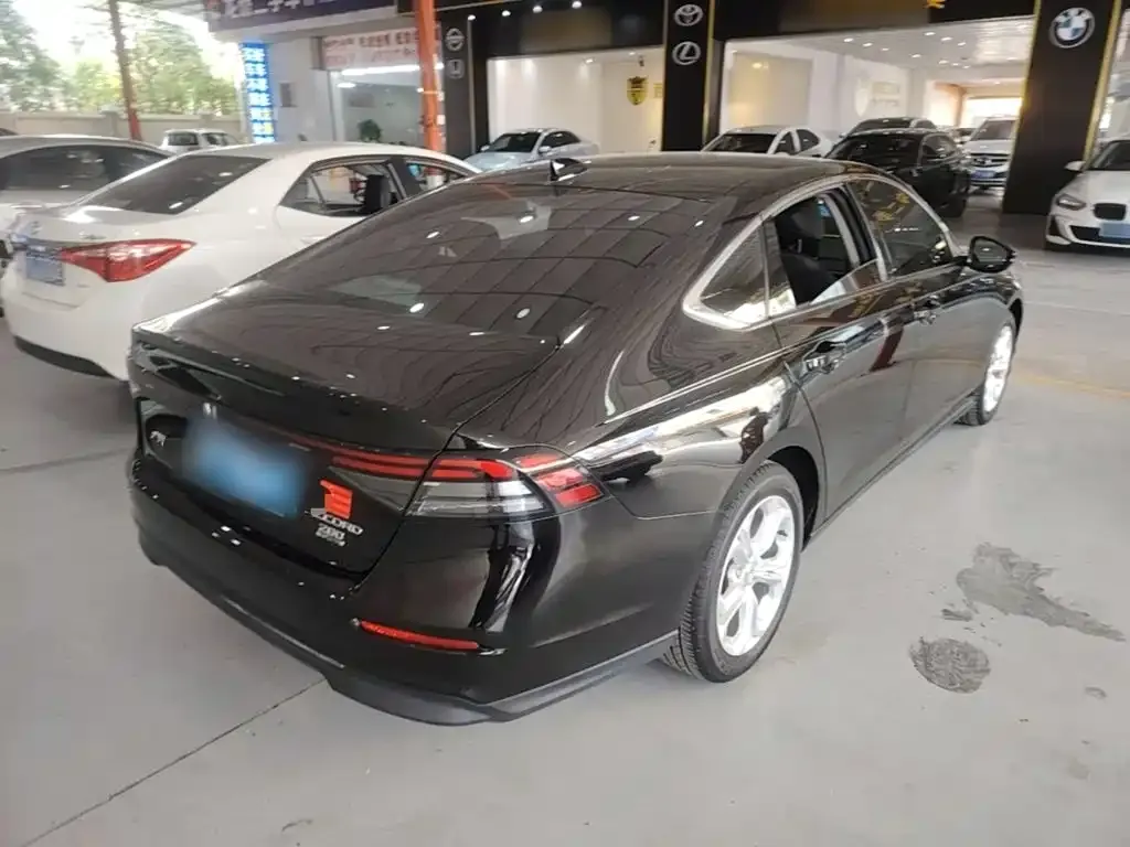 Honda Accord — фото 10