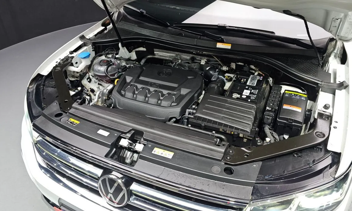 Volkswagen Tiguan — фото 10