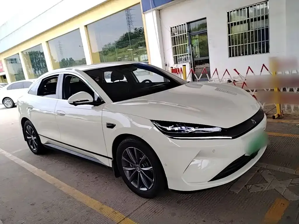 BYD Qin L — фото 9
